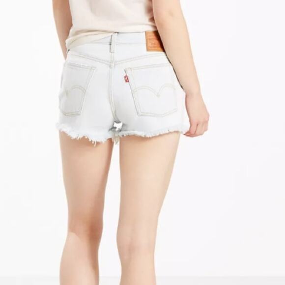 Levi’s High Rise Wedgie Fit Shorts - Picture 8 of 8